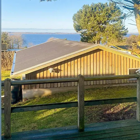 6 Person In Frederiksvaerk-by Traum * Frederiksværk