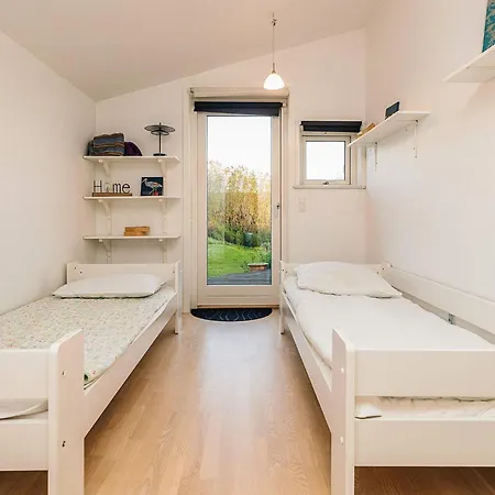 6 Person In Frederiksvaerk-by Traum * Frederiksværk